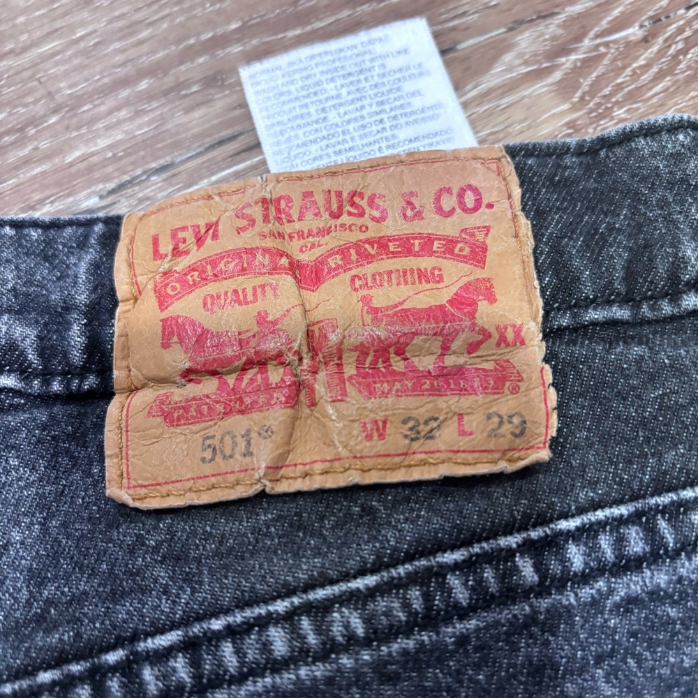 Levis 501 Original Fit Mens Washed Black Straight Leg Denim Jeans 32x29 - Picture 5 of 5